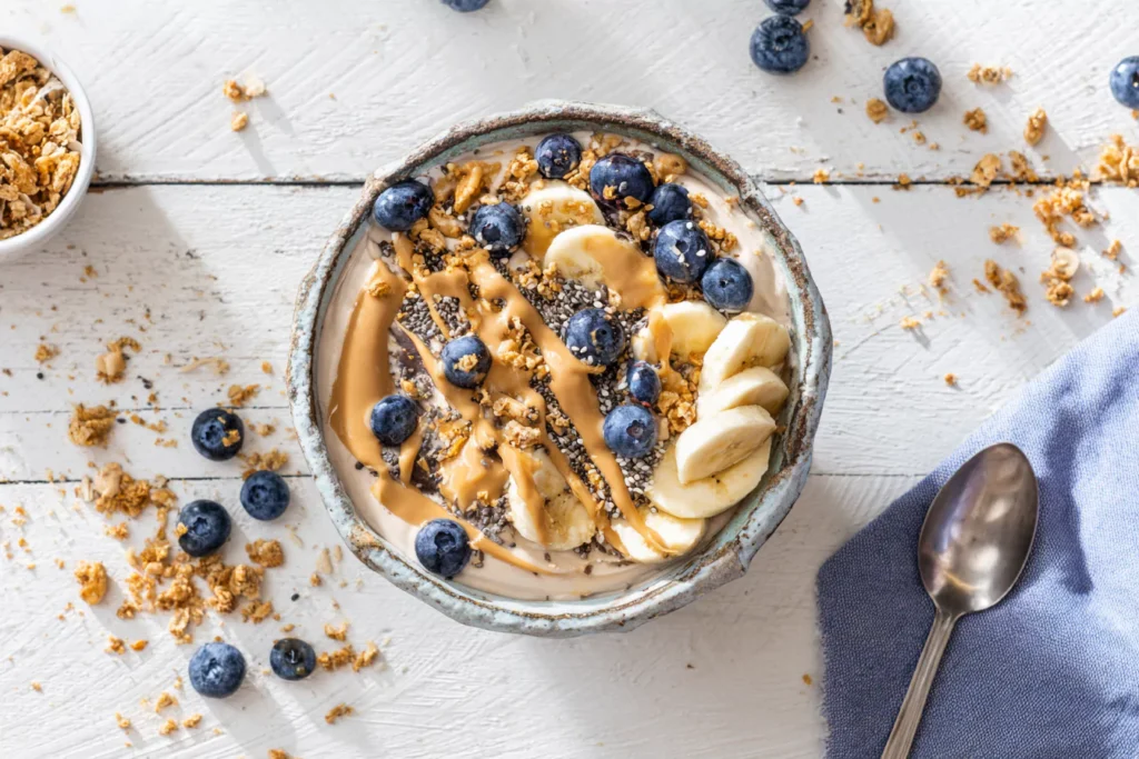 high-protein-yogurt-bowl-recipes-featured