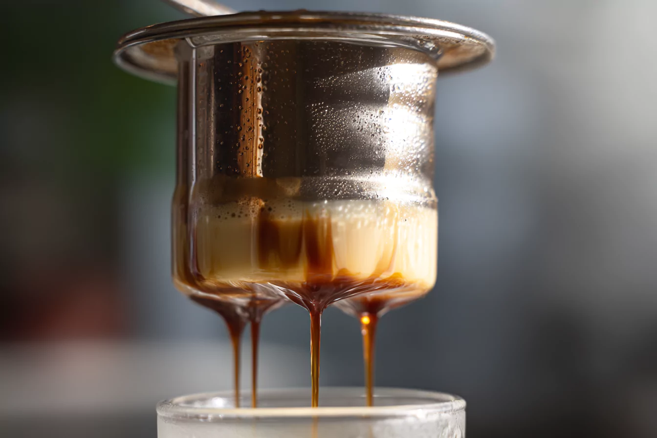 iced-coffee-vietnam-brewing Phin filter dripping coffee